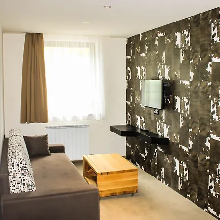 Lavina Hotel