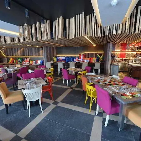Hotell Lavina 4*