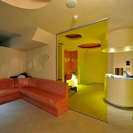 Lavina Hotel