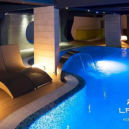 Lavina Hotel 4*