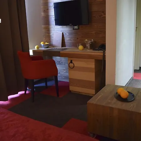 Lavina Hotel